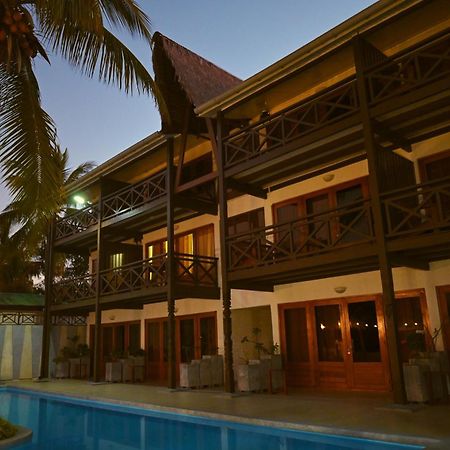 Hotel Baobab Cafe Morondava Extérieur photo
