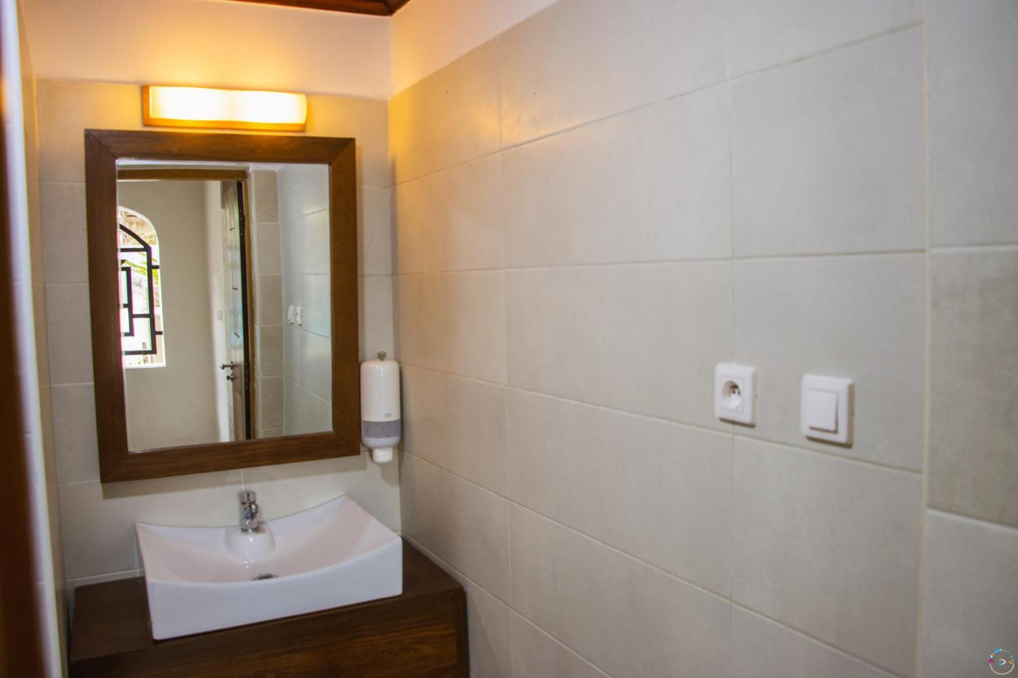 Hotel Baobab Cafe Morondava Extérieur photo
