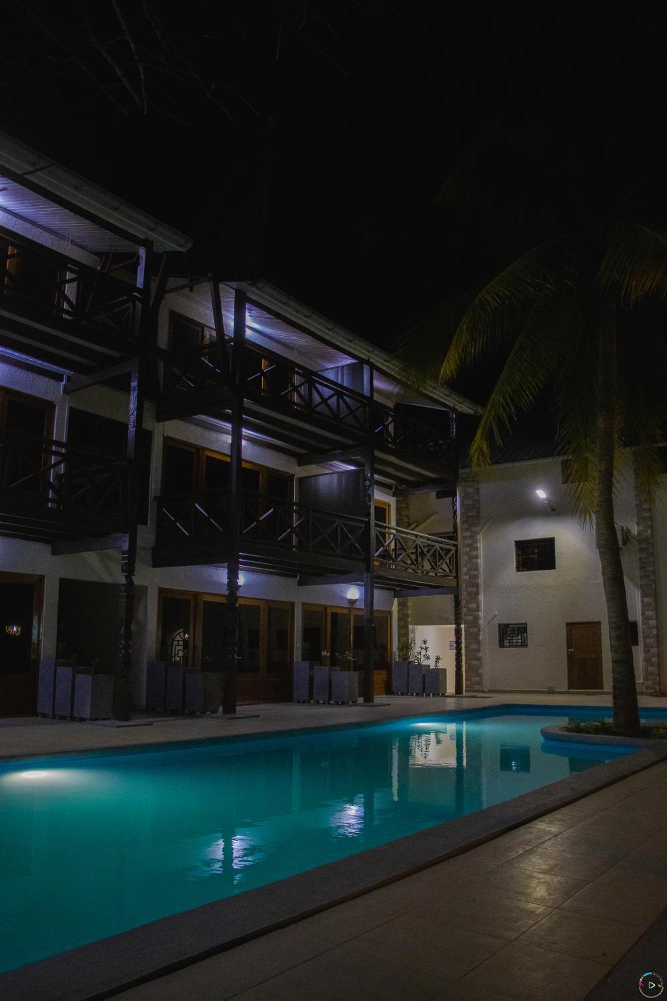Hotel Baobab Cafe Morondava Extérieur photo