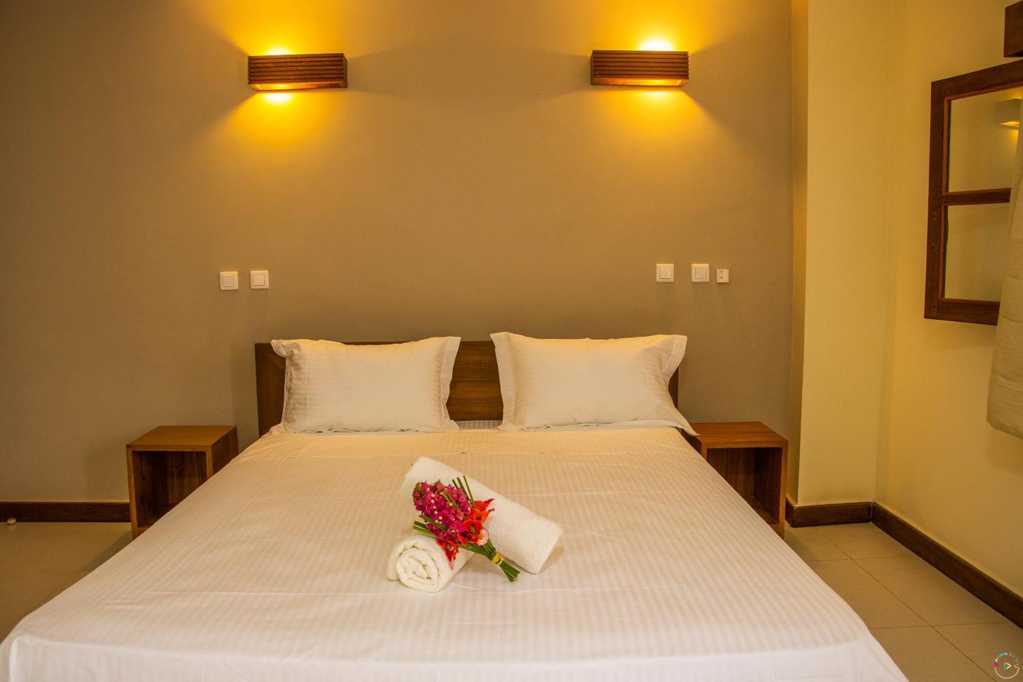 Hotel Baobab Cafe Morondava Extérieur photo