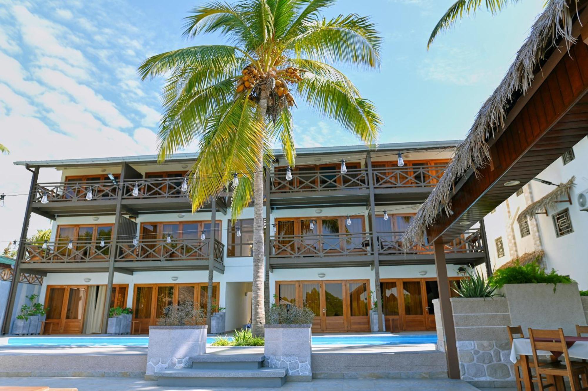 Hotel Baobab Cafe Morondava Extérieur photo